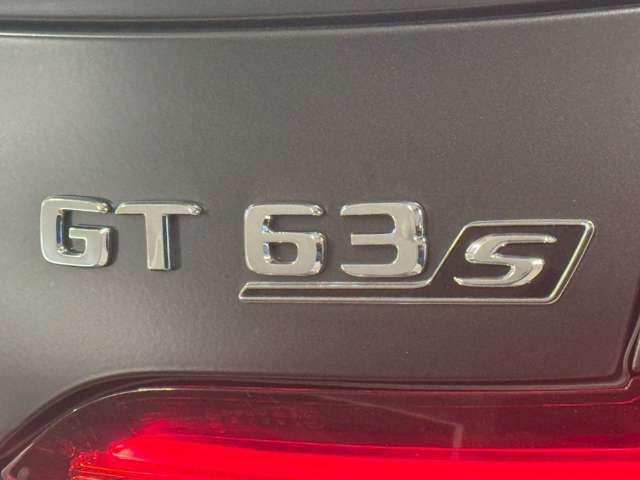 MERCEDES AMG GT 4D coupe