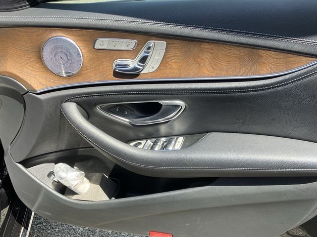 MERCEDES BENZ E-Class sedan