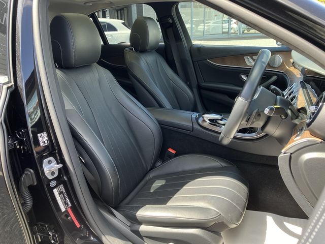 MERCEDES BENZ E-Class sedan