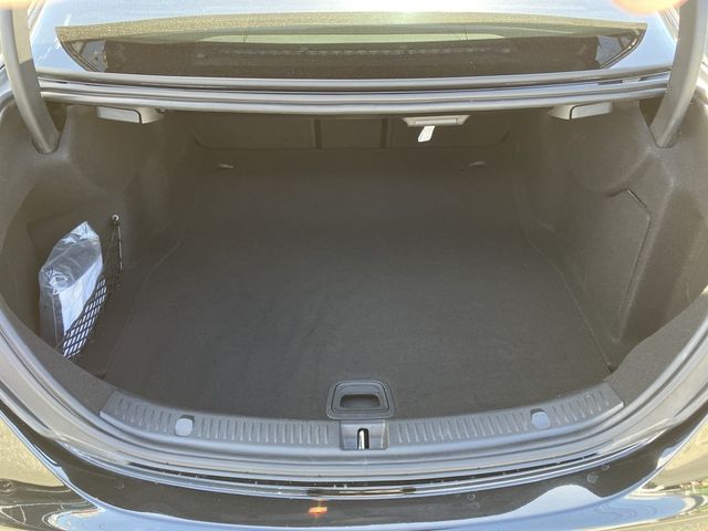 MERCEDES BENZ E-Class sedan