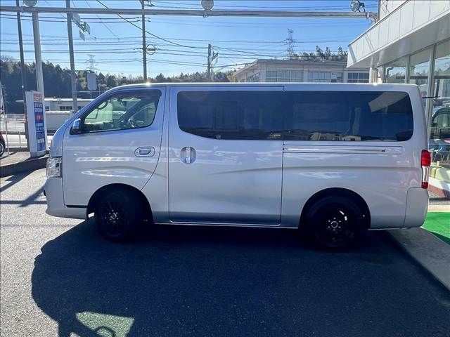NV350 CARAVAN 4WD