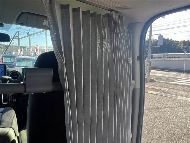 NV350 CARAVAN 4WD