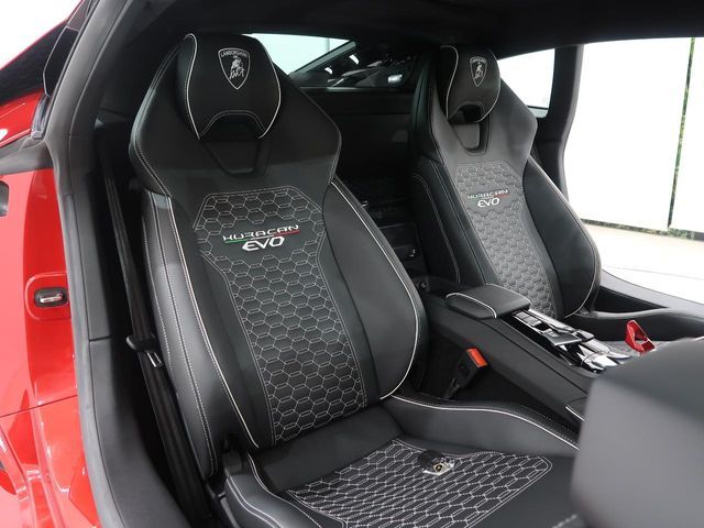 LAMBORGHINI HURACAN