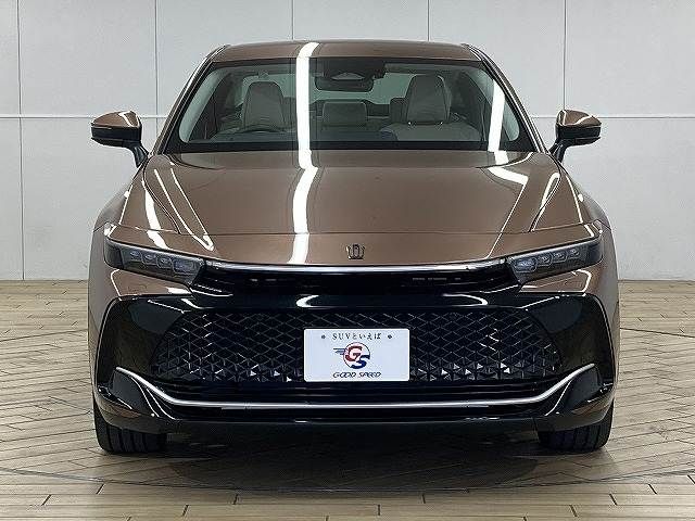CROWN CROSSOVER