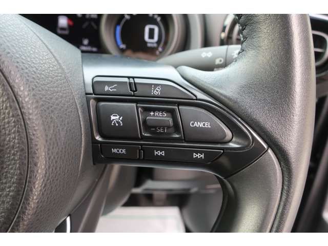 YARIS CROSS HYBRID
