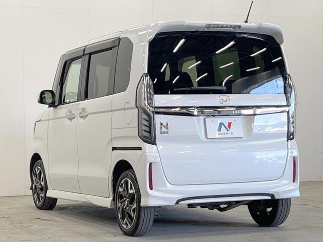 N-BOX CUSTOM 4WD