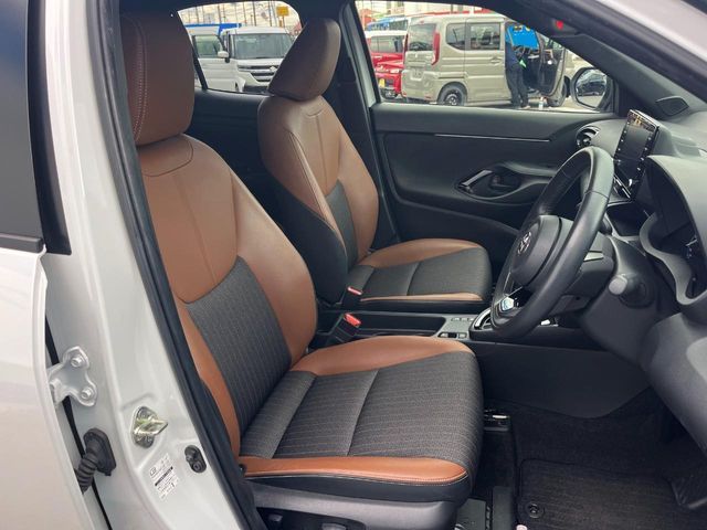 YARIS CROSS HYBRID