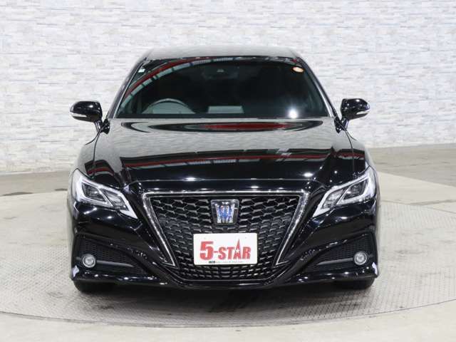 CROWN sedan hybrid
