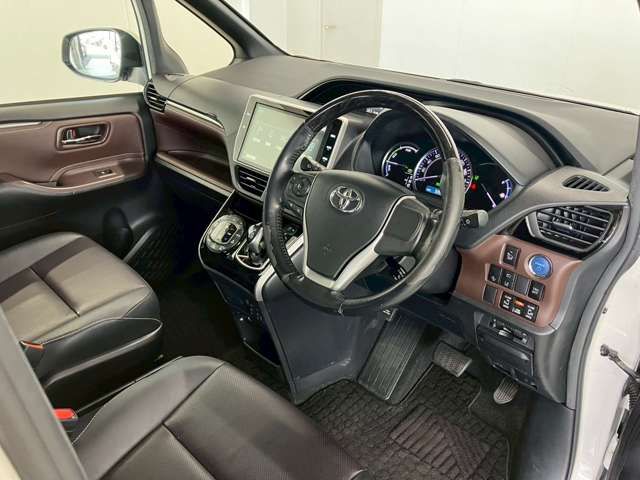 ESQUIRE HYBRID