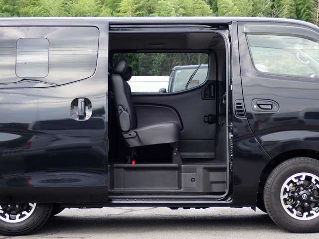 CARAVAN van 2WD