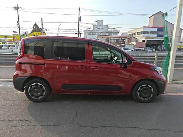 SIENTA HYBRID