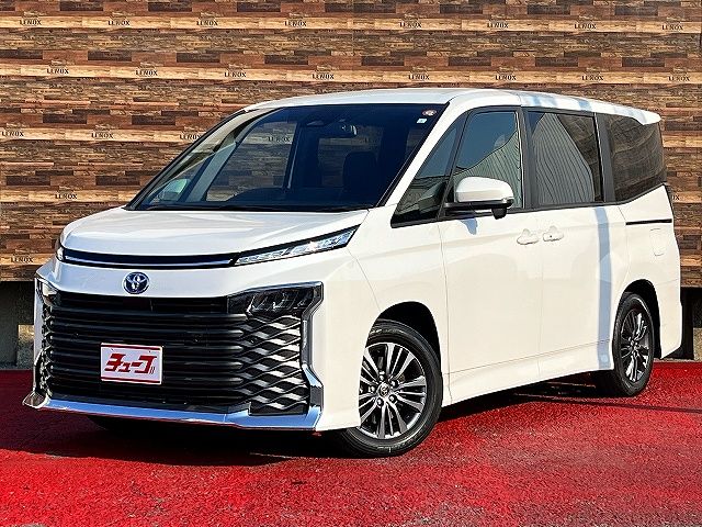 VOXY HYBRID