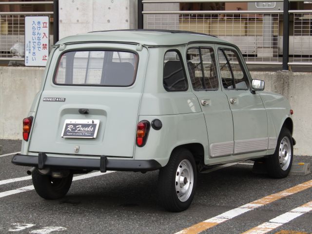 RENAULT Quatre(4)