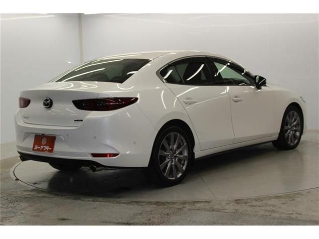 MAZDA3 SEDAN