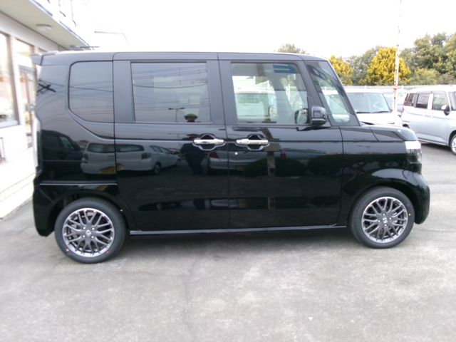 N-BOX CUSTOM