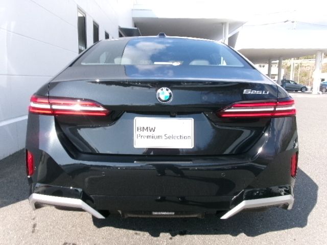 BMW 5 Series sedan