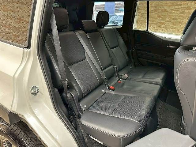 LANDCRUISER 250