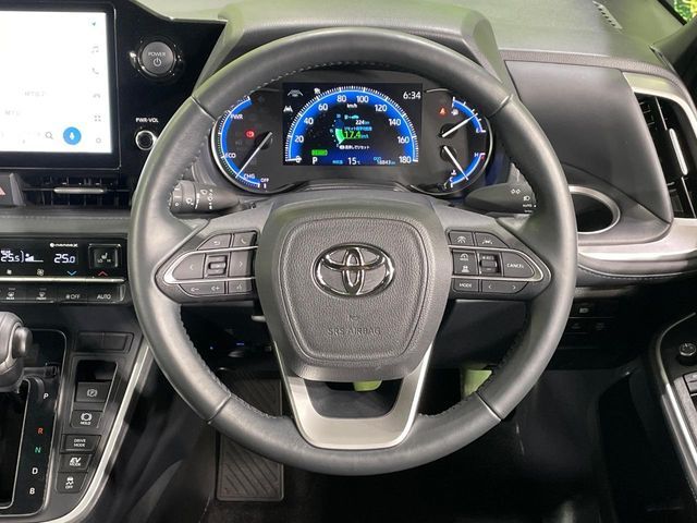 VOXY HYBRID