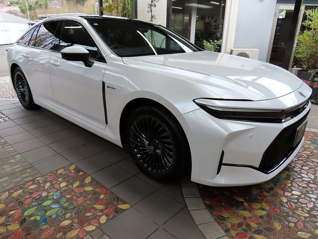 CROWN sedan
