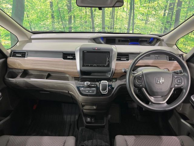 FREED HYBRID 4WD