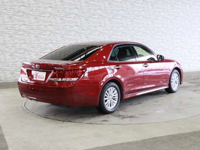 CROWN sedan