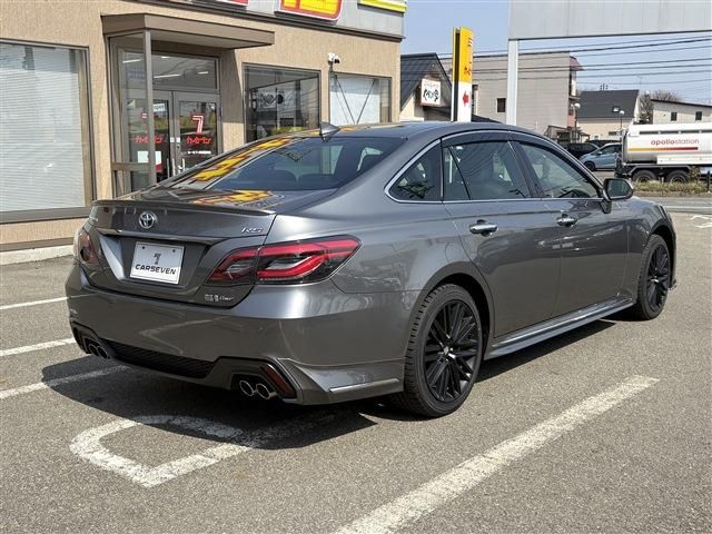 CROWN sedan hybrid 4WD