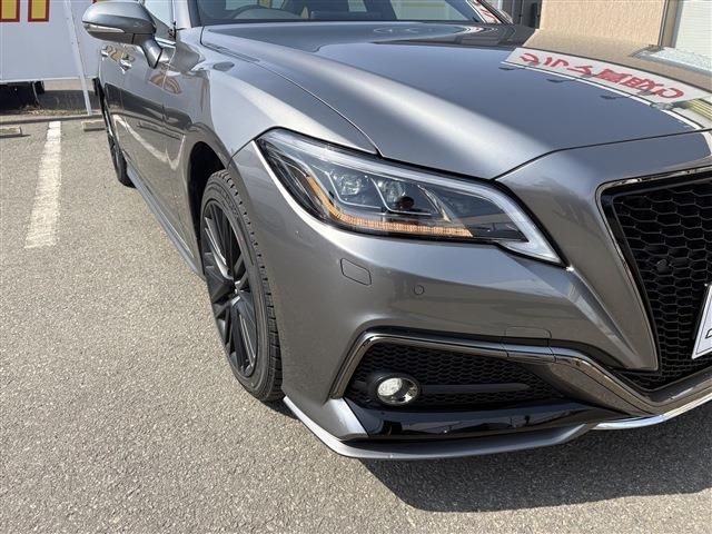 CROWN sedan hybrid 4WD