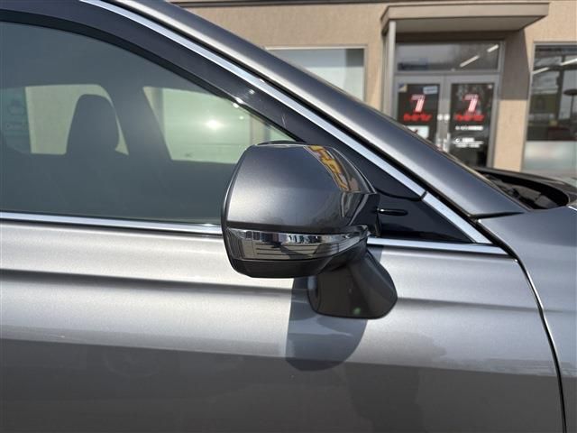 CROWN sedan hybrid 4WD