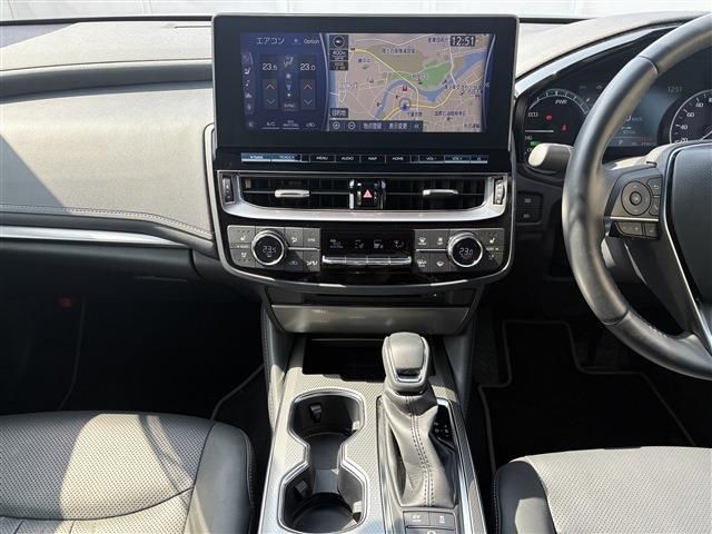 CROWN sedan hybrid 4WD
