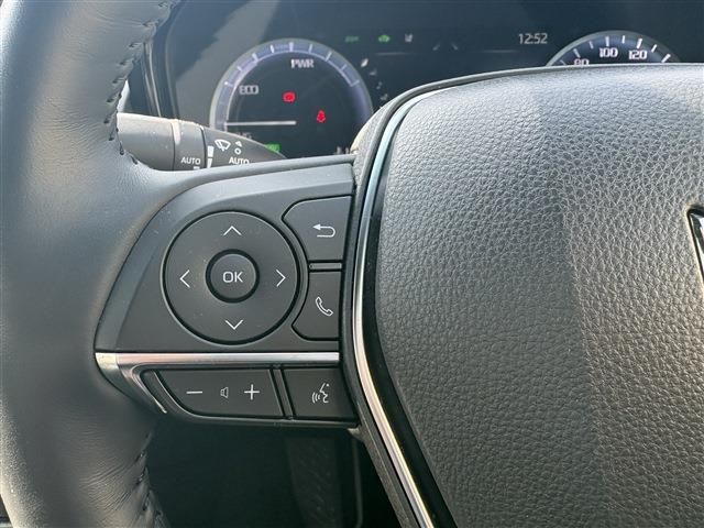 CROWN sedan hybrid 4WD
