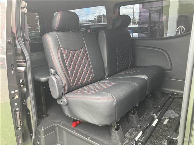 CARAVAN van 4WD