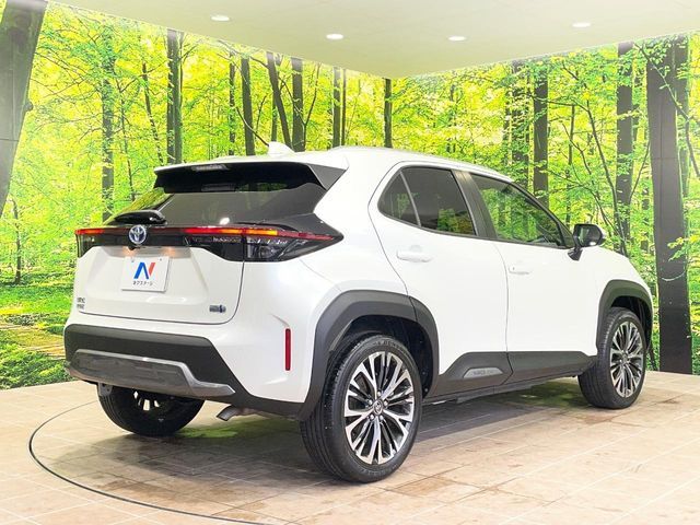 YARIS CROSS HYBRID