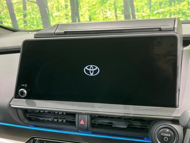 PRIUS 4WD
