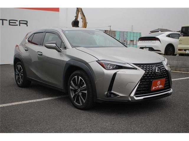 LEXUS UX200