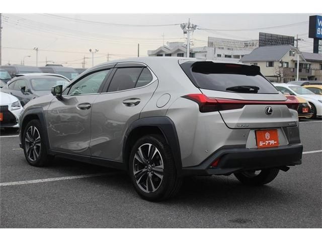 LEXUS UX200