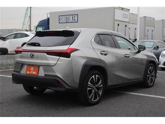 LEXUS UX200