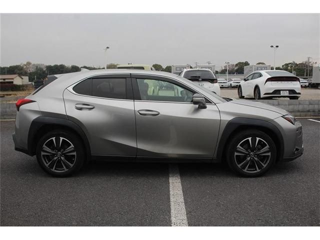 LEXUS UX200