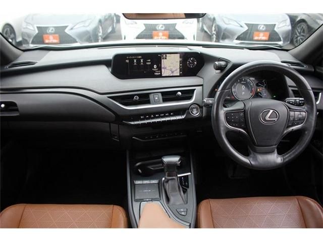 LEXUS UX200