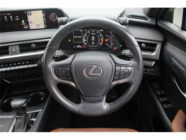 LEXUS UX200