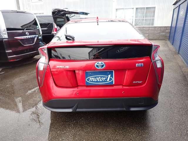 PRIUS 4WD