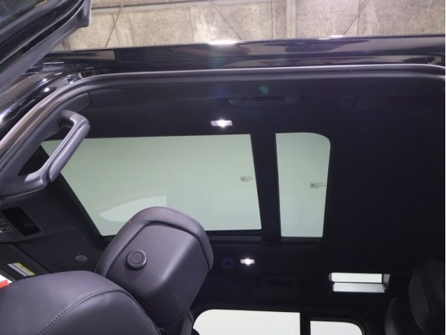 ROVER DEFENDER