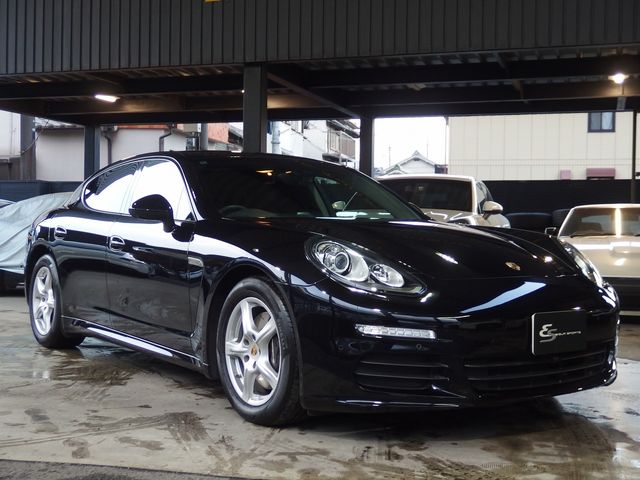 PORSCHE PANAMERA