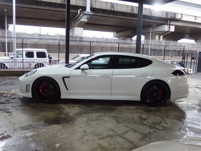 PORSCHE PANAMERA