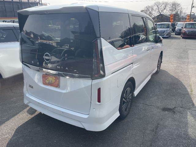 SERENA WG 4WD