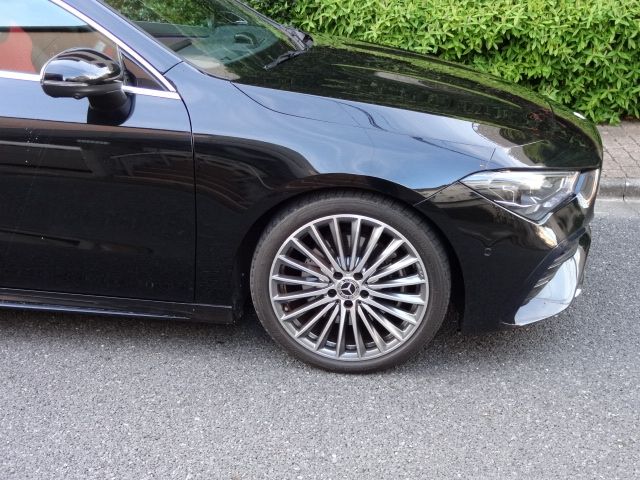 MERCEDES BENZ CLA Shooting Brake