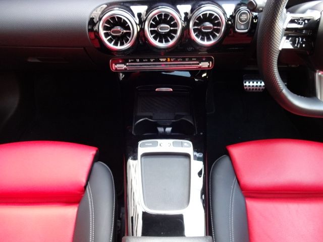 MERCEDES BENZ CLA Shooting Brake