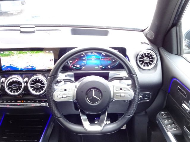 MERCEDES BENZ EQB