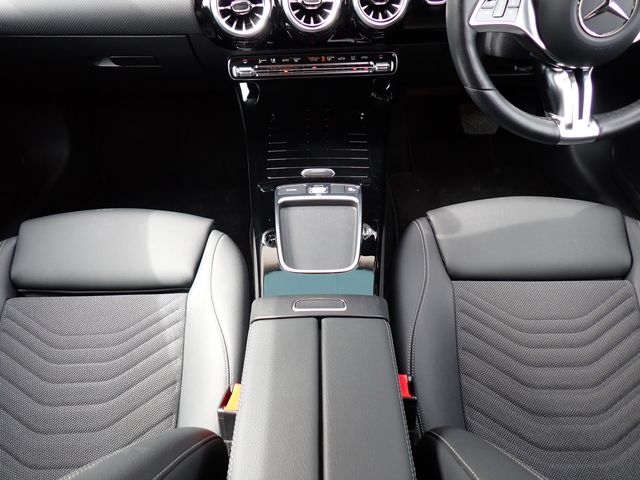 MERCEDES BENZ CLA Shooting Brake