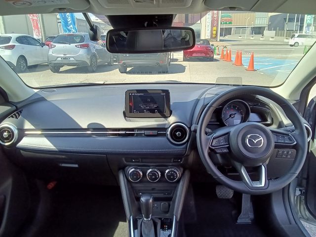MAZDA2