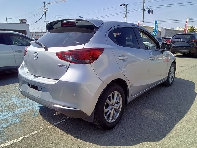 MAZDA2